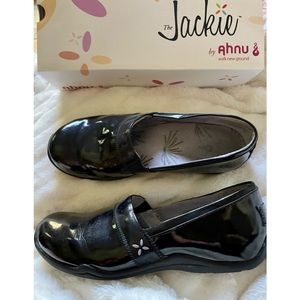 Ahnu Jackie Black Patent Slip On Size 9.5